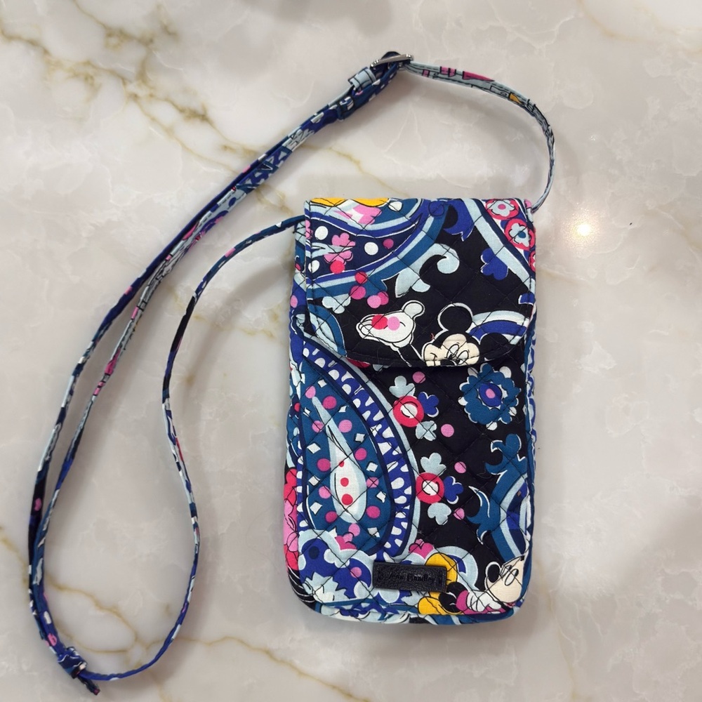 Vera Bradley Disney Mickey Mouse Zip Paisley Carson Cellphone Crossbody Bag